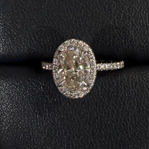 Vrai & Oro Silver Oval Diamond Ring